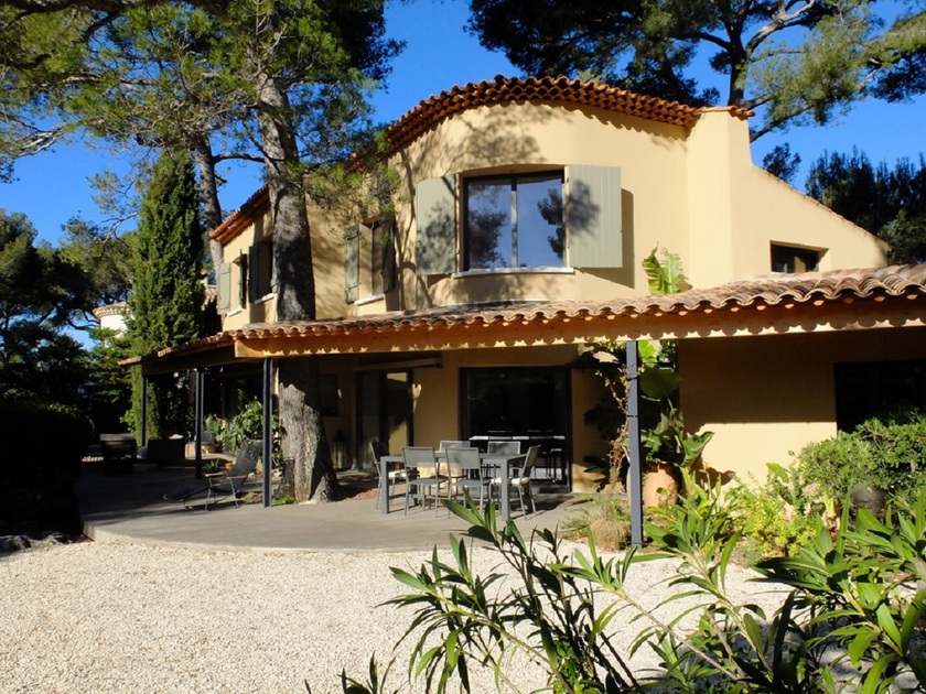 © Façade de la maison - LiveAzur
