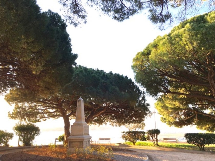 © Square Bir Hakeim - Bandol-littoral.org