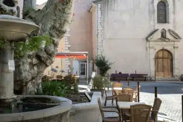 Les locations de vacances à Signes