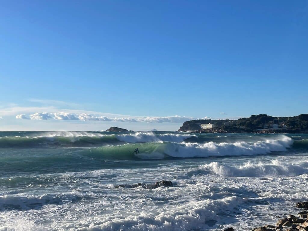 Surf mistral hiver Provence Sud Sainte Baume