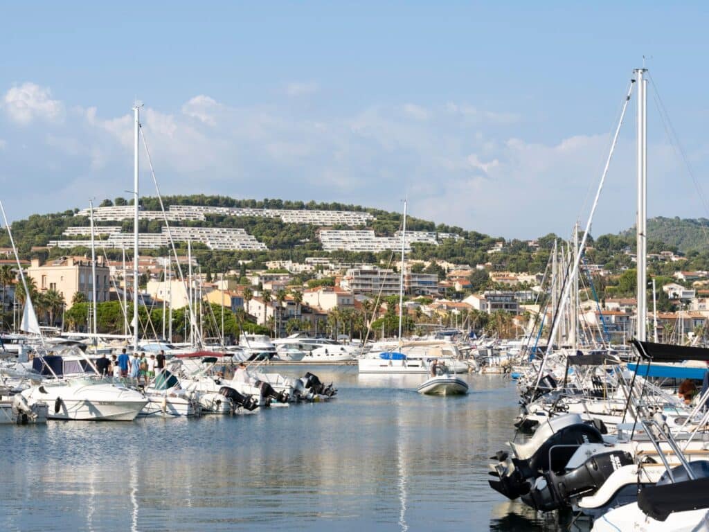 Relier villages à pied - port Bandol