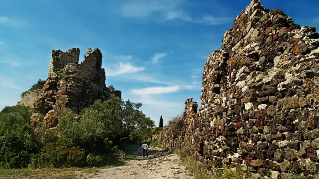 Où faire un pique-nique ouest Var ? Château d'Evenos