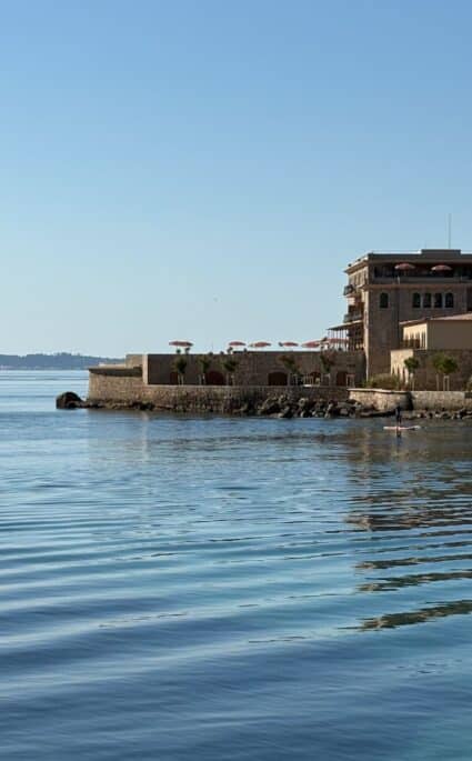 Que faire sur l'île de Bendor ? Activités, restaurants et expériences